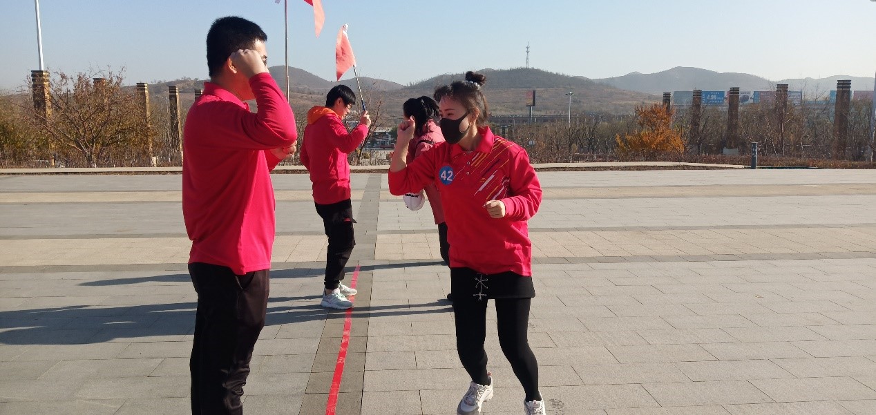 1-20111014260G06.jpg